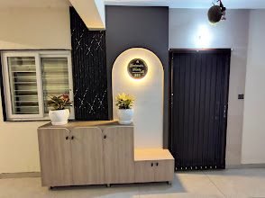 Compact bathroom styling with smart washbasin console